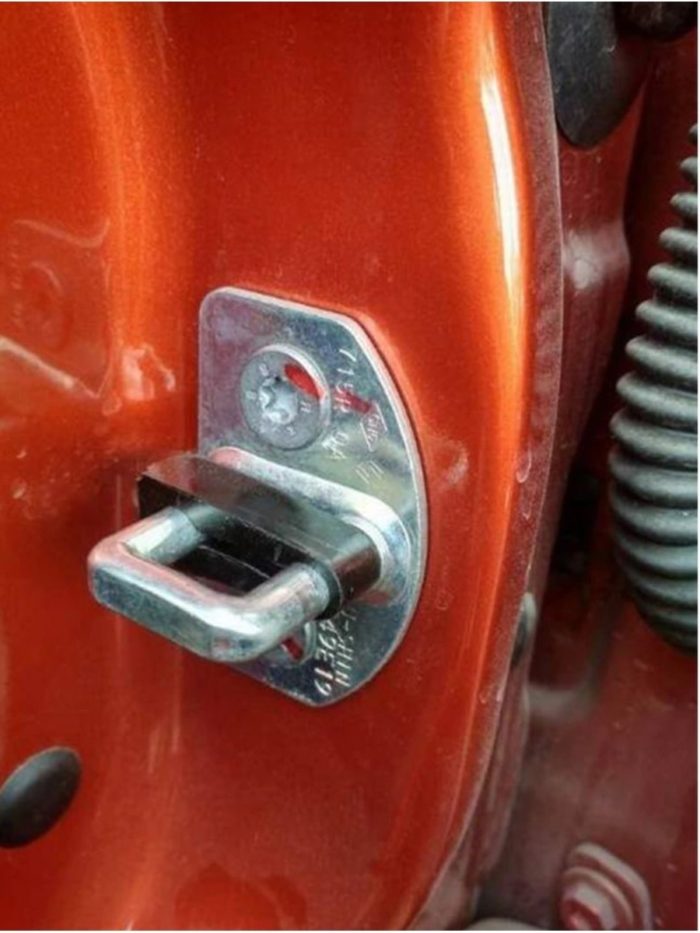 Не закрывается дверь на Лада Веста: водительская или пассажирская